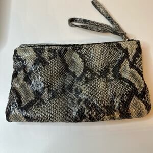 Express reptile print double pouch magnetic wristlet